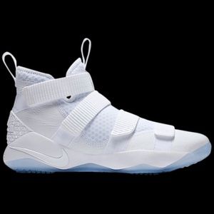 LeBron Soldier 11 “triple white”